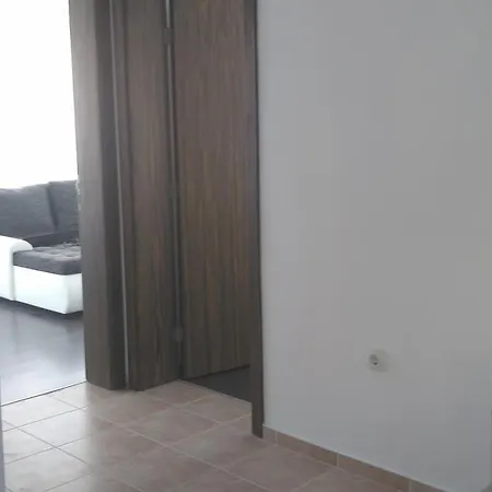 Salena In Sunny Dreams Apartment *